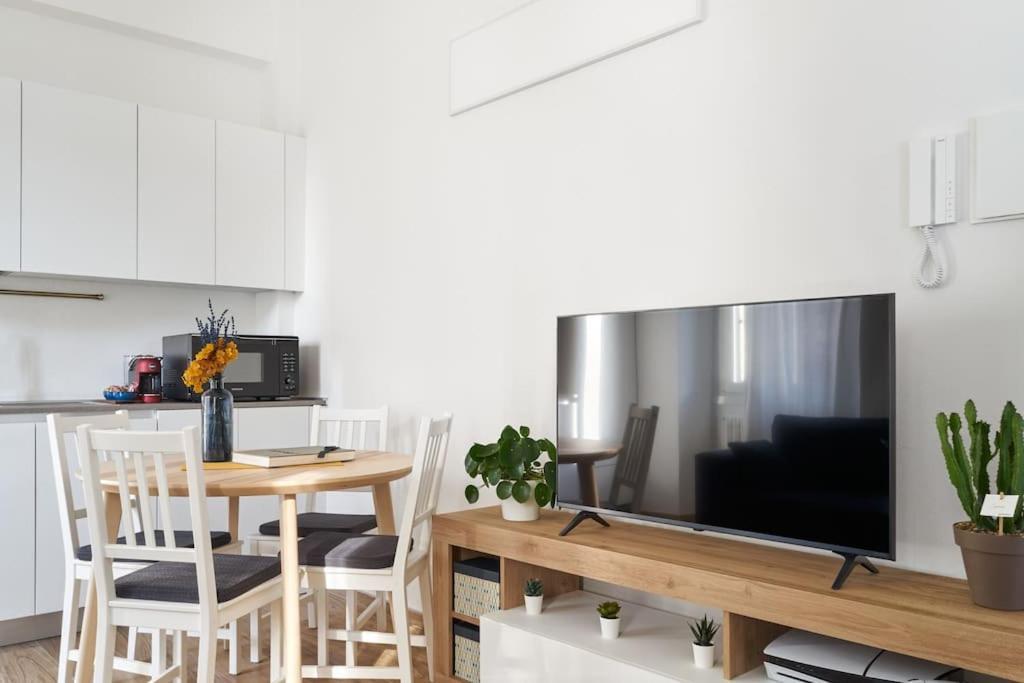 La Maison Blue, Between Portello-fiera-mico-citylife Milan